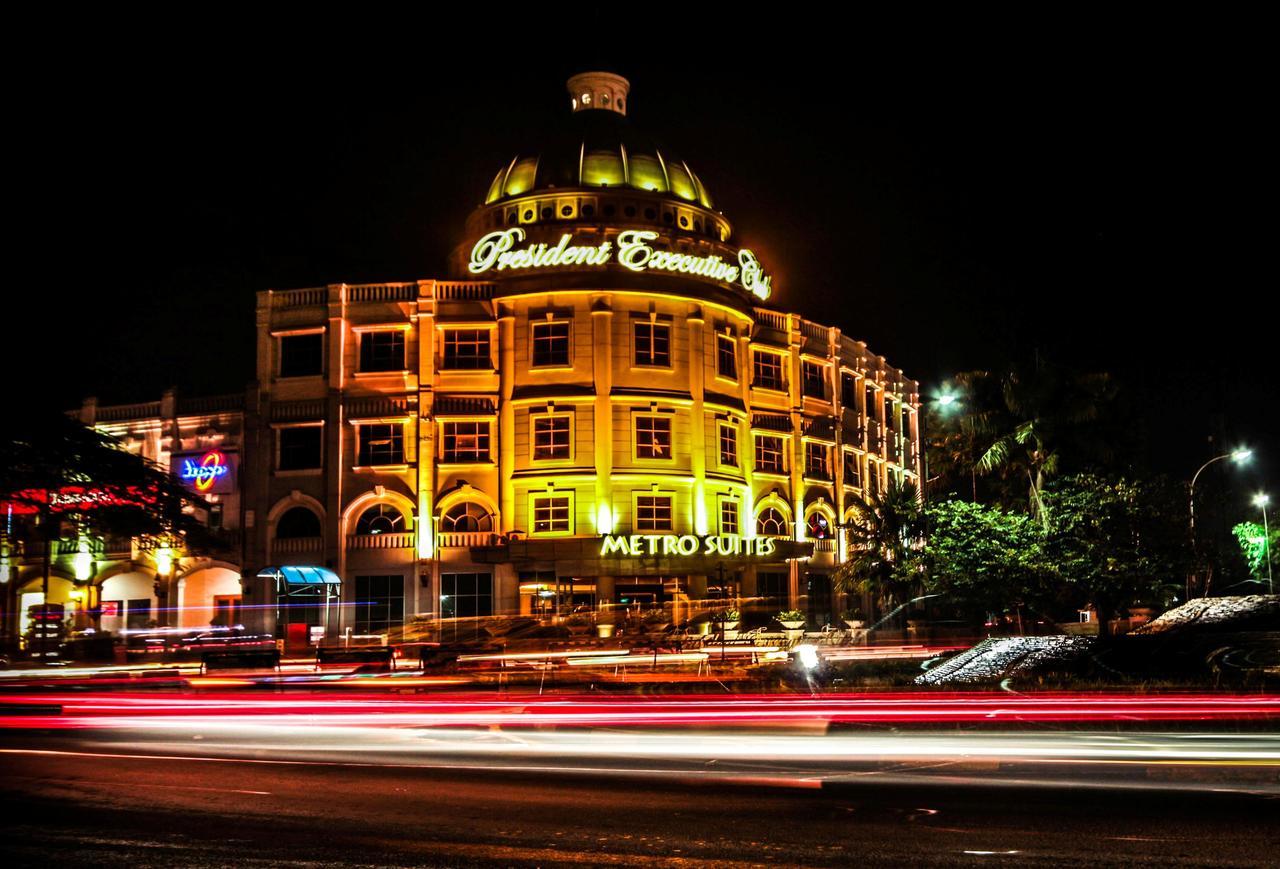 President Executive Club Hotell Cikarang Eksteriør bilde
