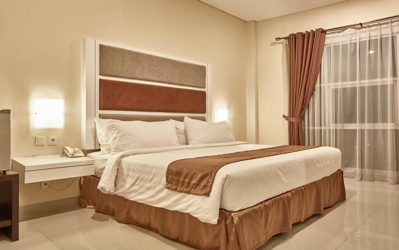 President Executive Club Hotell Cikarang Eksteriør bilde